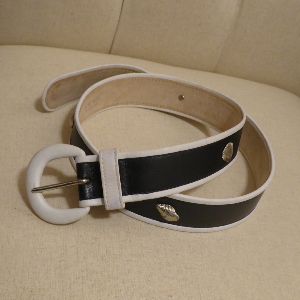 ESCADA BELT Navy Blue & White with Silver Shells